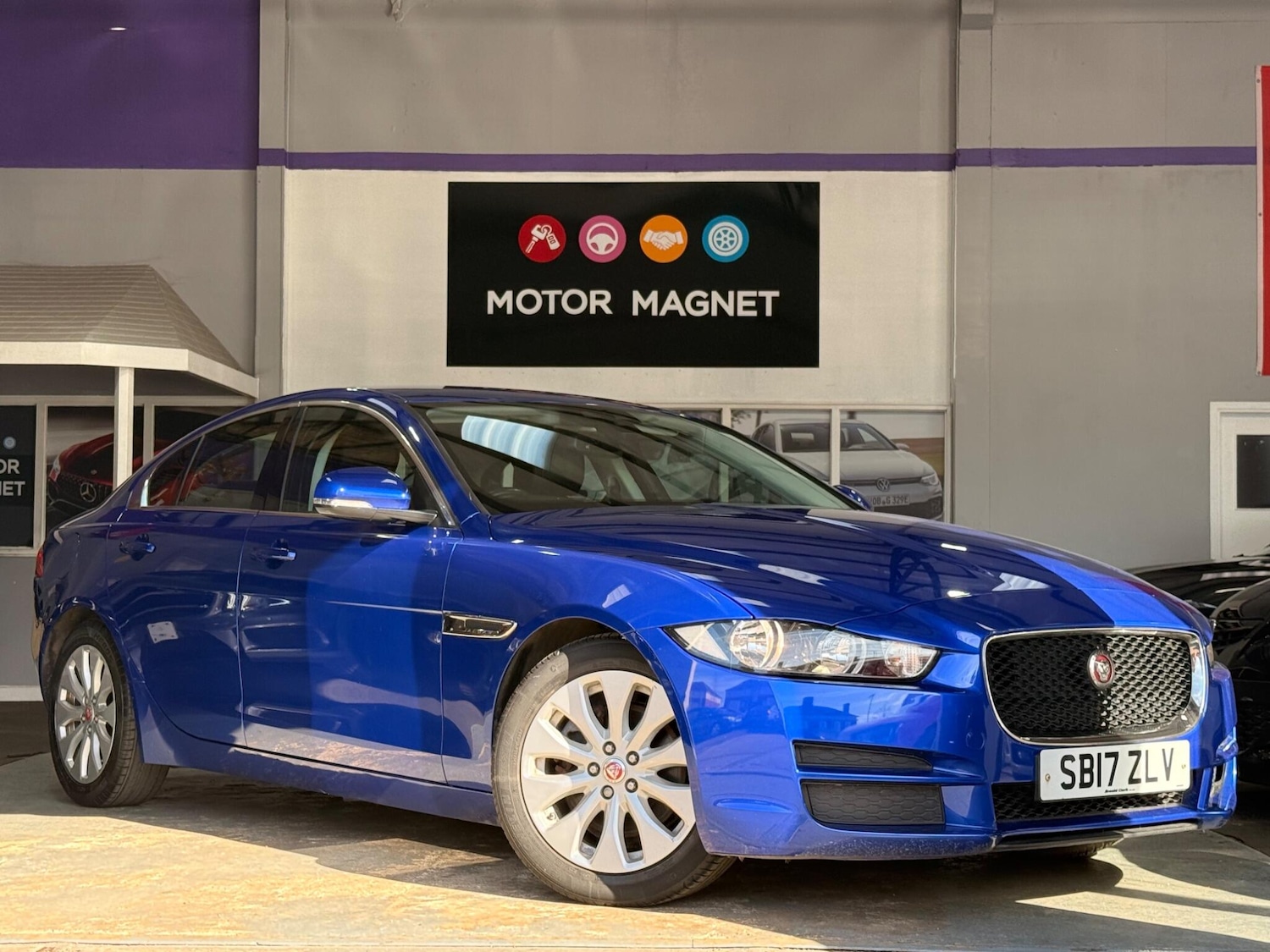 Used Jaguar XE 2017 for sale - 77722510: Photo 3