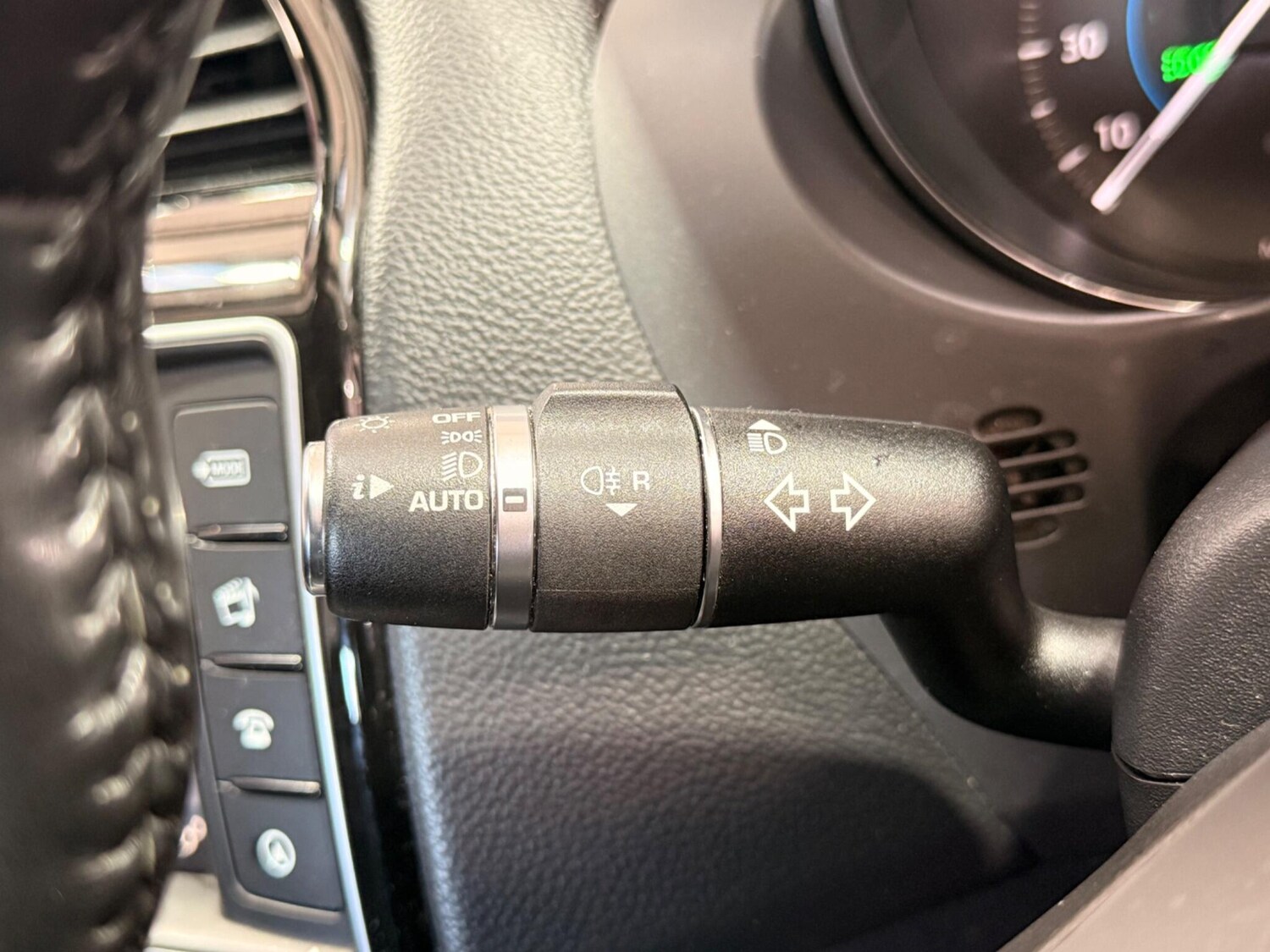 Used Jaguar XE 2017 for sale - 77722510: Photo 30