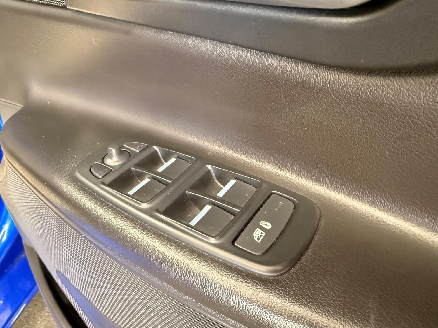 Used Jaguar XE 2017 for sale - 77722510: Photo 34