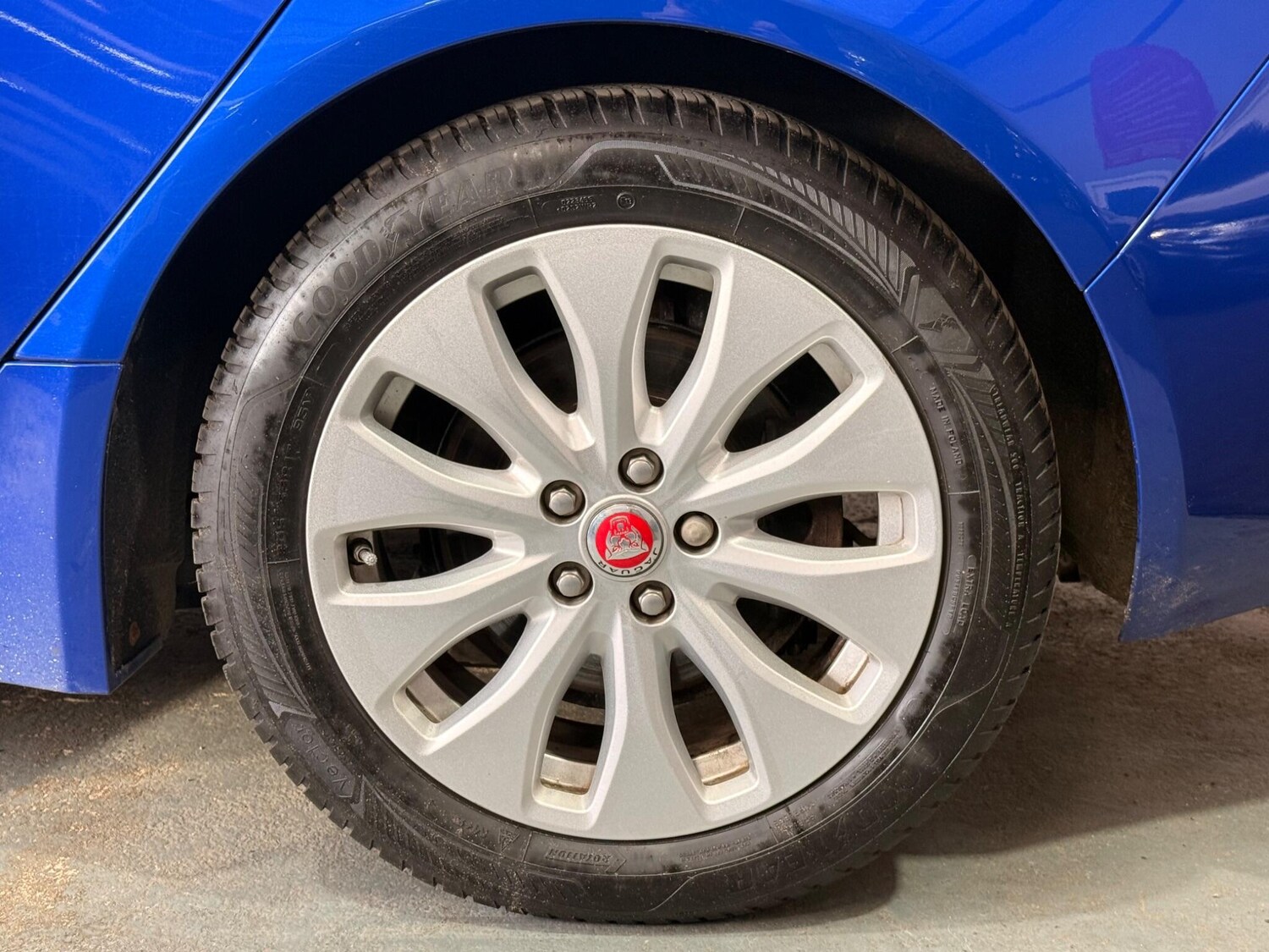 Used Jaguar XE 2017 for sale - 77722510: Photo 35