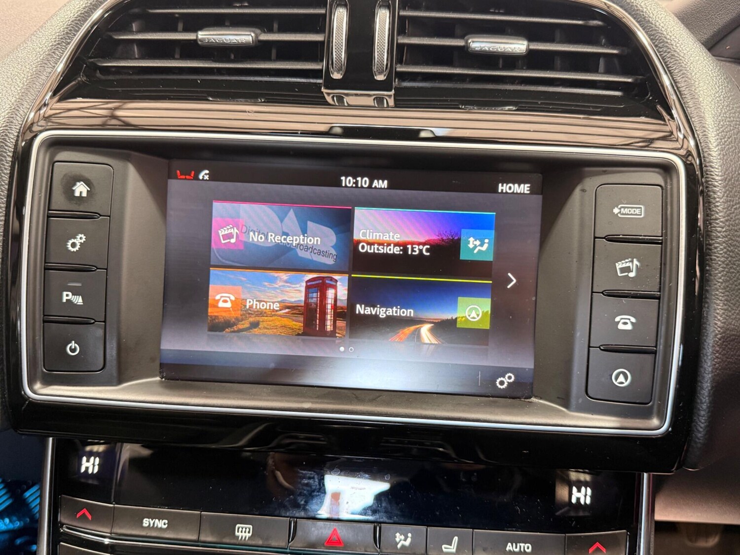 Used Jaguar XE 2017 for sale - 77722510: Photo 41