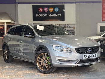 Used Volvo V60 Cross Country 2015 for sale - 79018524: Photo