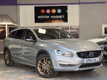 Used Volvo V60 Cross Country 2015 for sale - 79018524: Photo