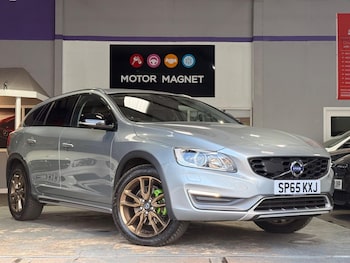 Used Volvo V60 Cross Country 2015 for sale - 79018524: Photo