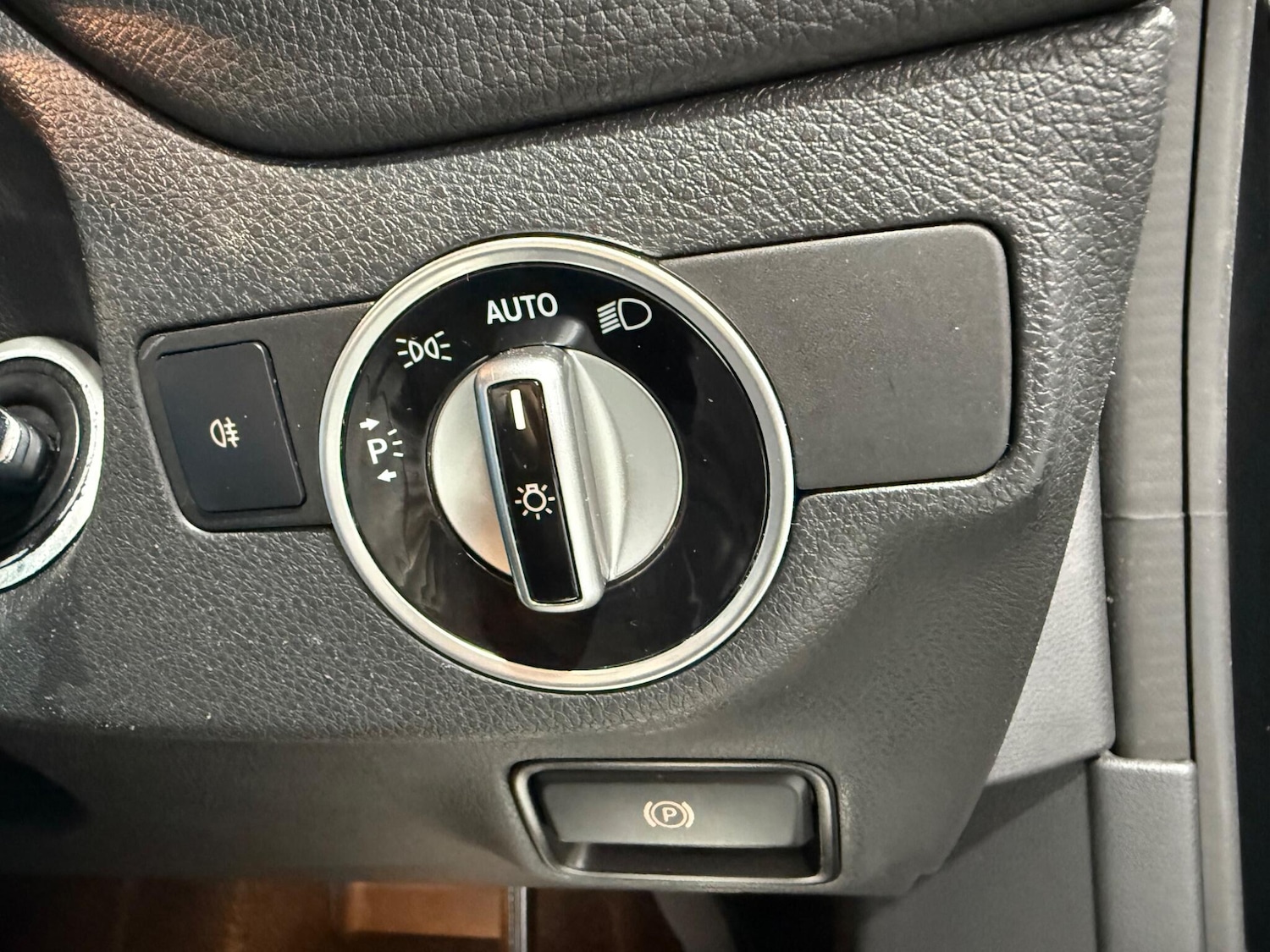 Used Mercedes-Benz CLA 2015 for sale - 77074120: Photo 29