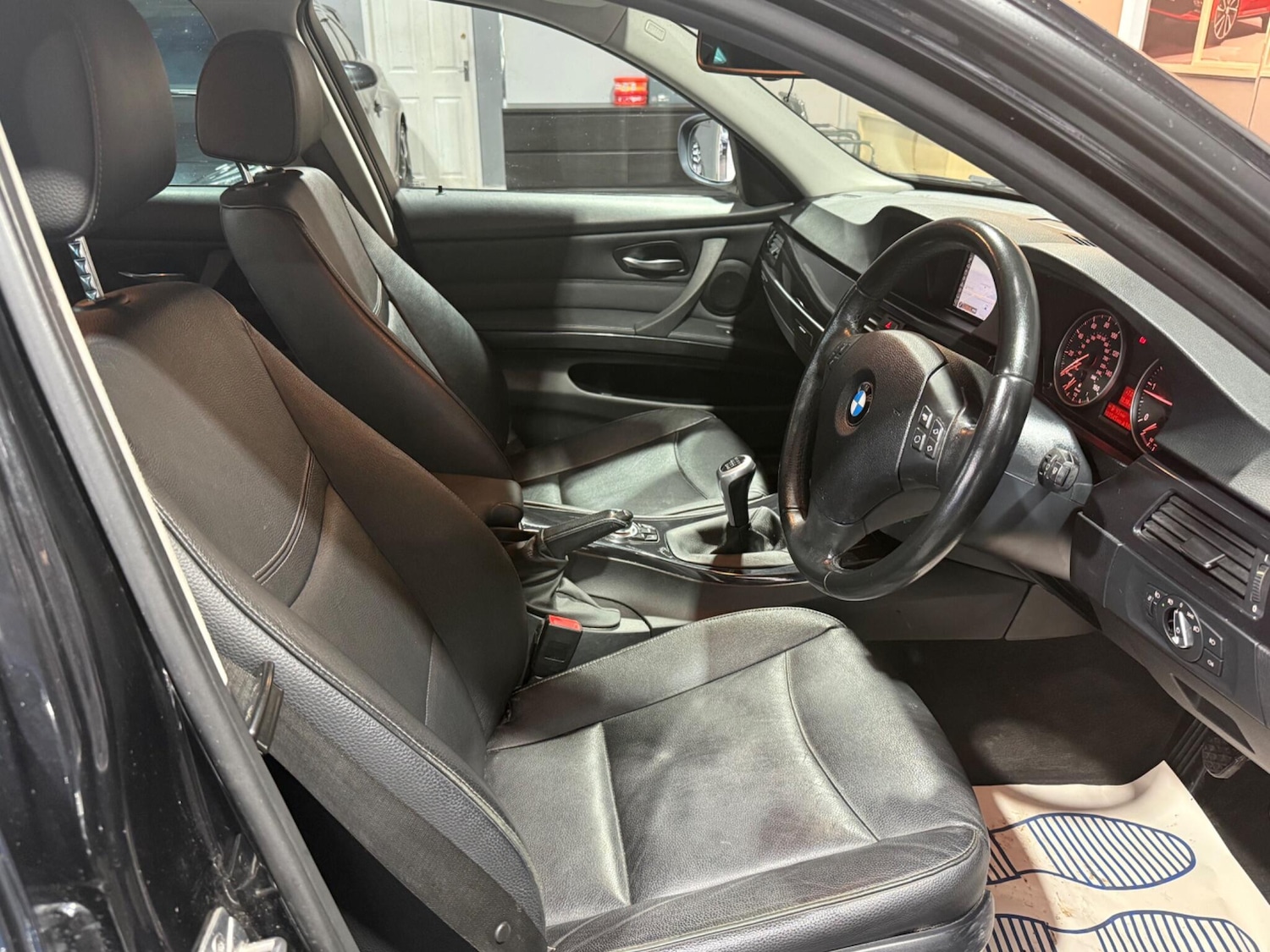 Used BMW 3 Series 2011 for sale - 77215910: Photo 27