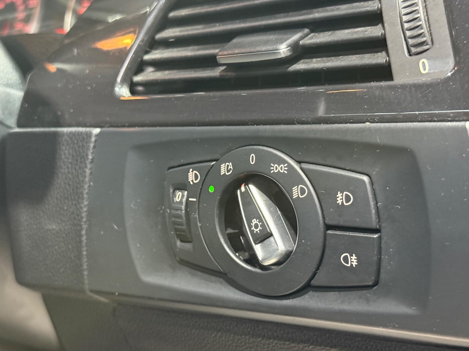 Used BMW 3 Series 2011 for sale - 77215910: Photo 34