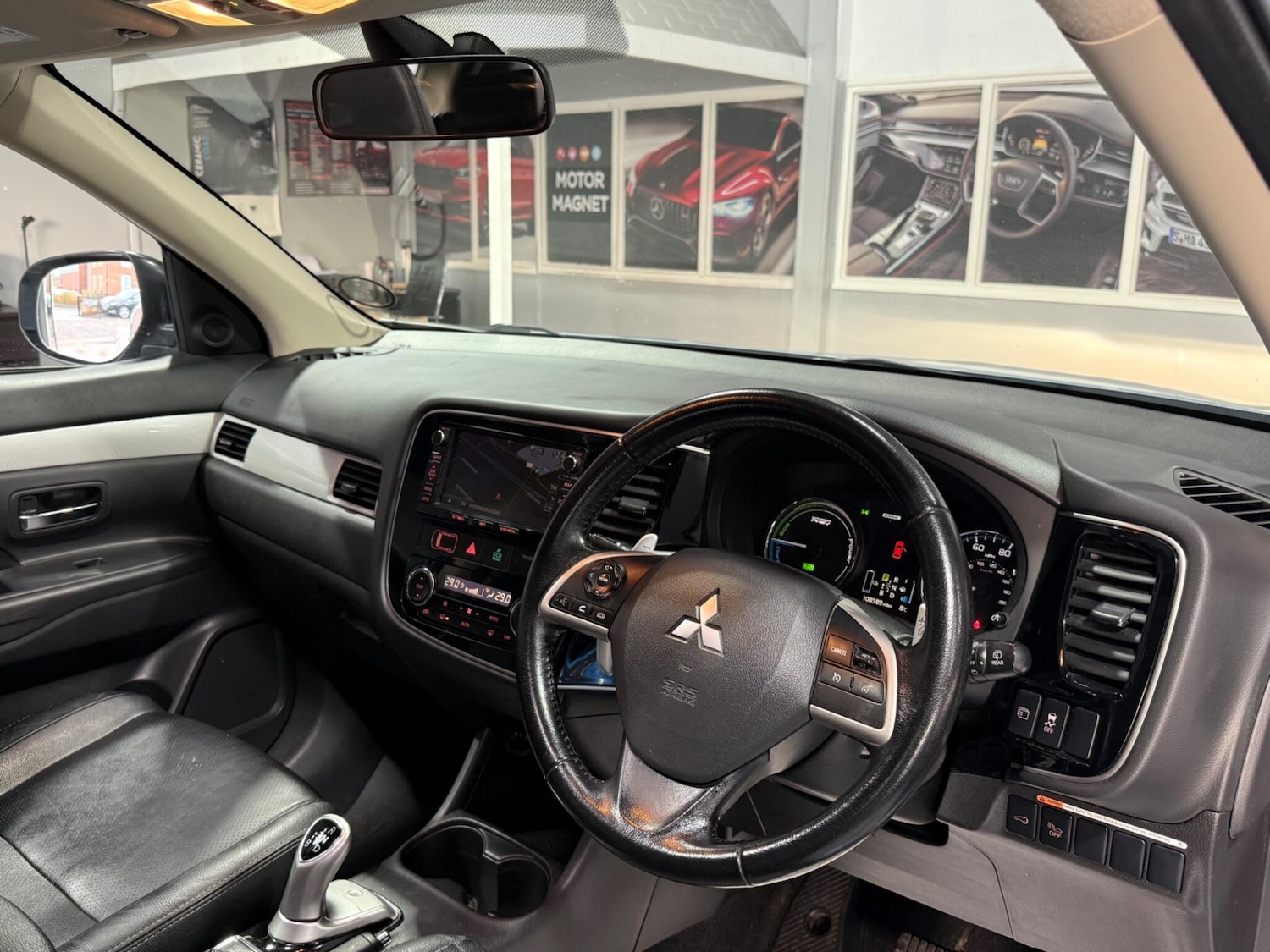 Used Mitsubishi Outlander 2015 for sale - 77175952: Photo 24