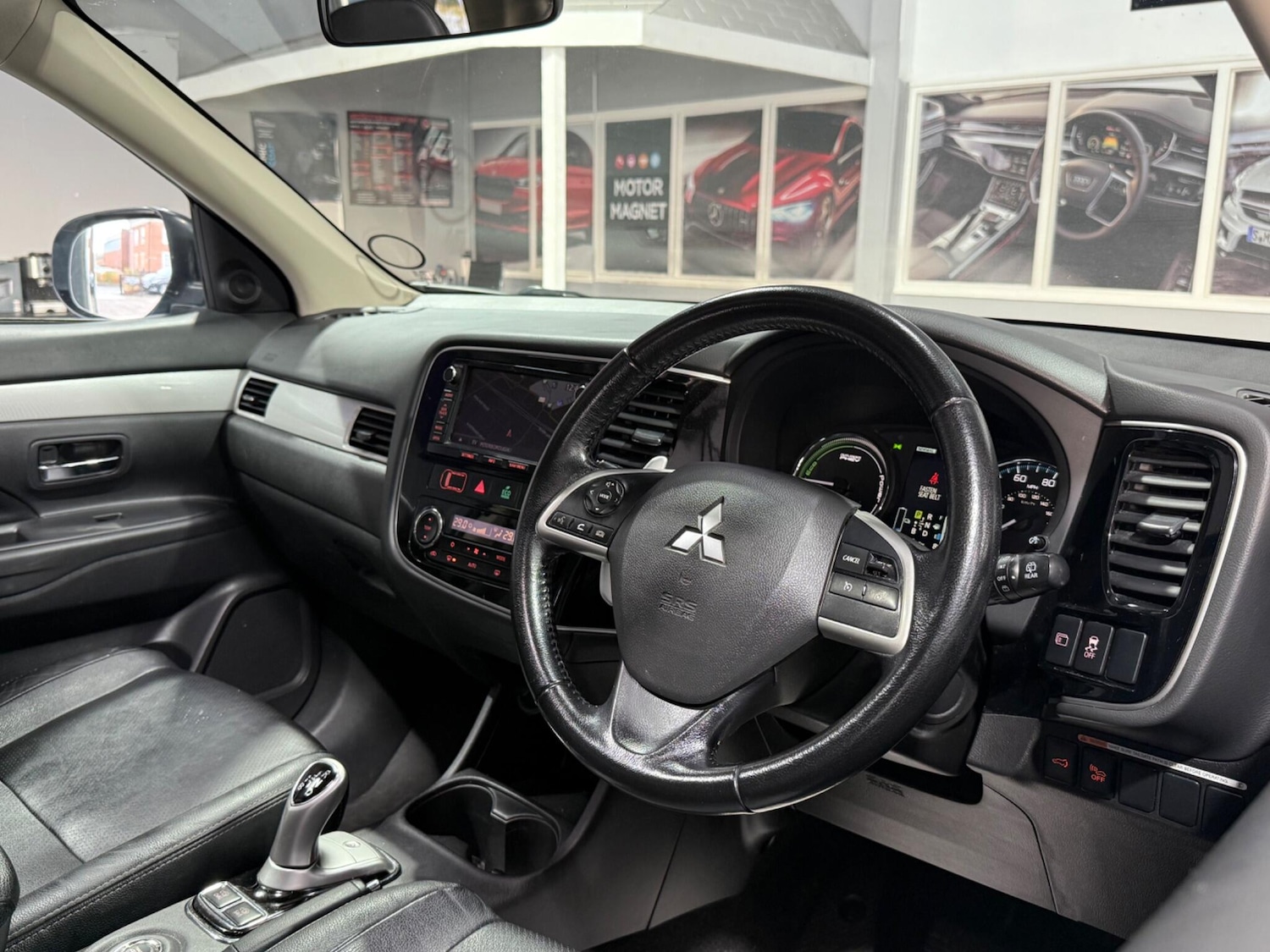 Used Mitsubishi Outlander 2015 for sale - 77175952: Photo 27