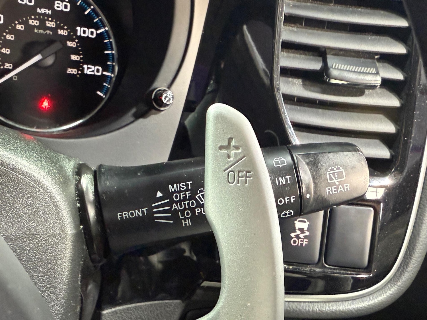 Used Mitsubishi Outlander 2015 for sale - 77175952: Photo 37