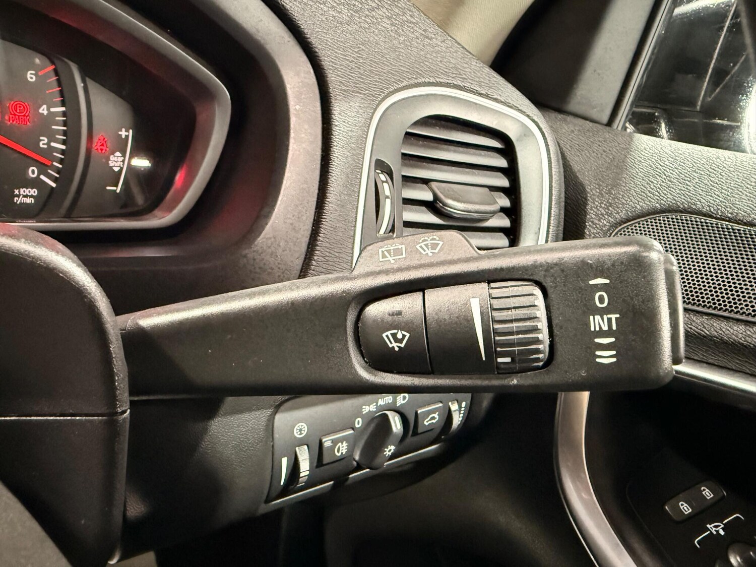 Used Volvo V40 for sale - 77587127: Photo 33