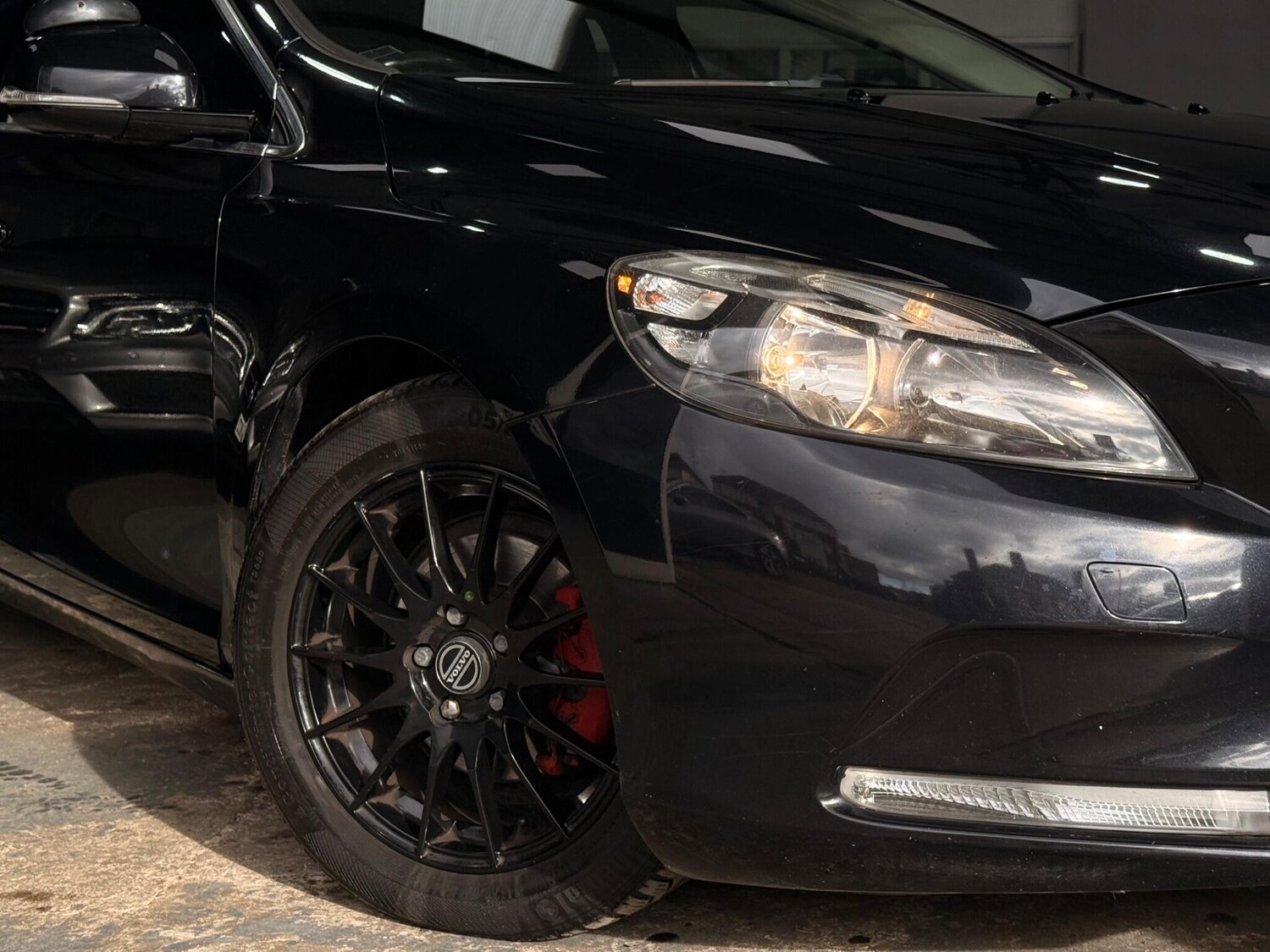 Used Volvo V40 for sale - 77587127: Photo 42