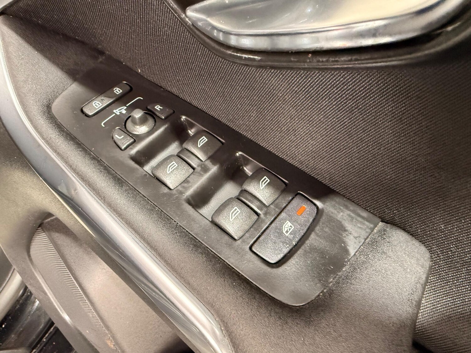 Used Volvo V40 for sale - 77587127: Photo 45