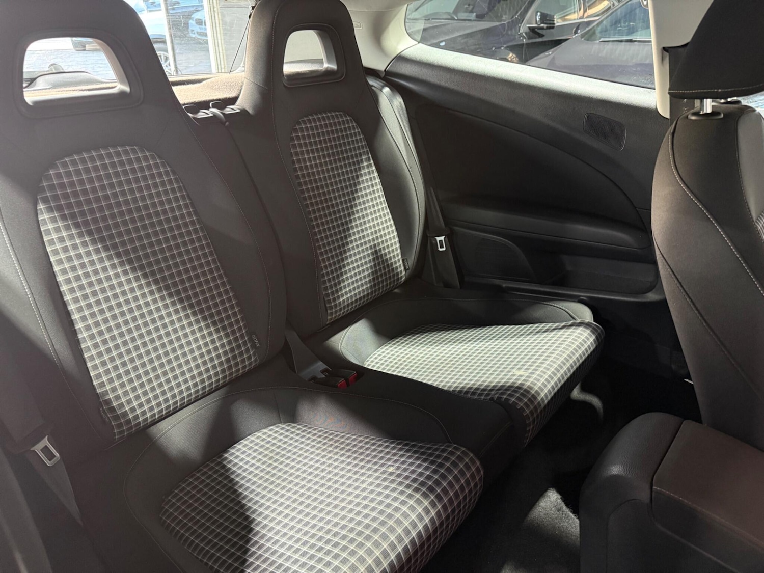 Used Volkswagen Scirocco 2015 for sale - 77162781: Photo 25