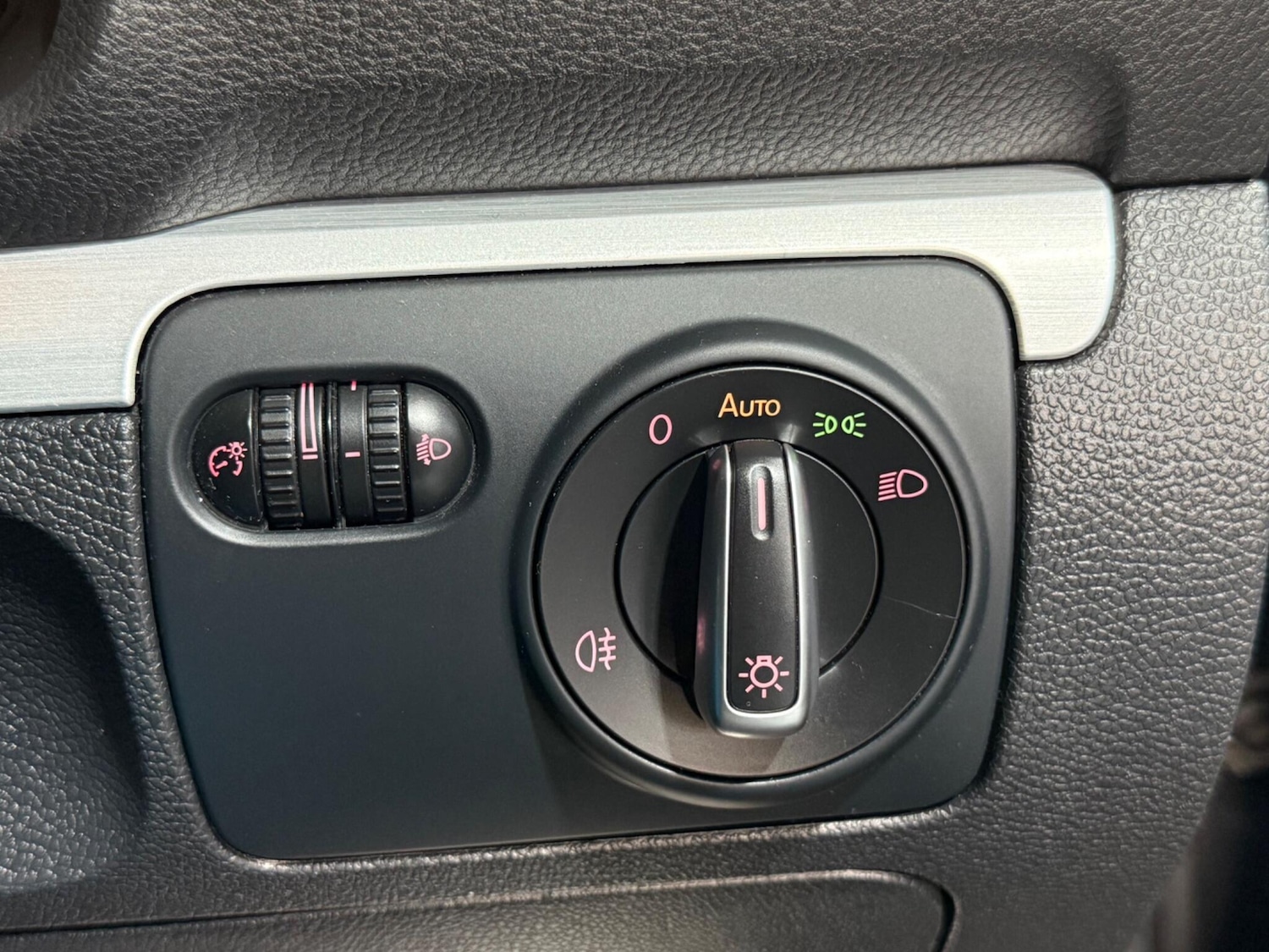 Used Volkswagen Scirocco 2015 for sale - 77162781: Photo 30