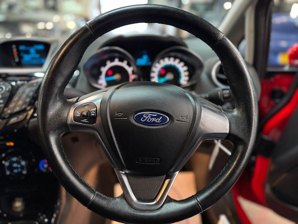 Used Ford Fiesta 2015 for sale - 76306288: Photo 24