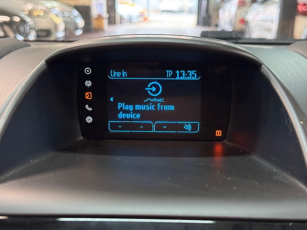 Used Ford Fiesta 2015 for sale - 76306288: Photo 28