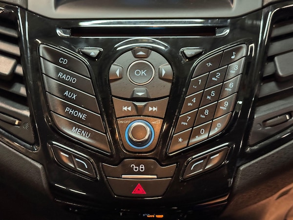 Used Ford Fiesta 2015 for sale - 76306288: Photo 30