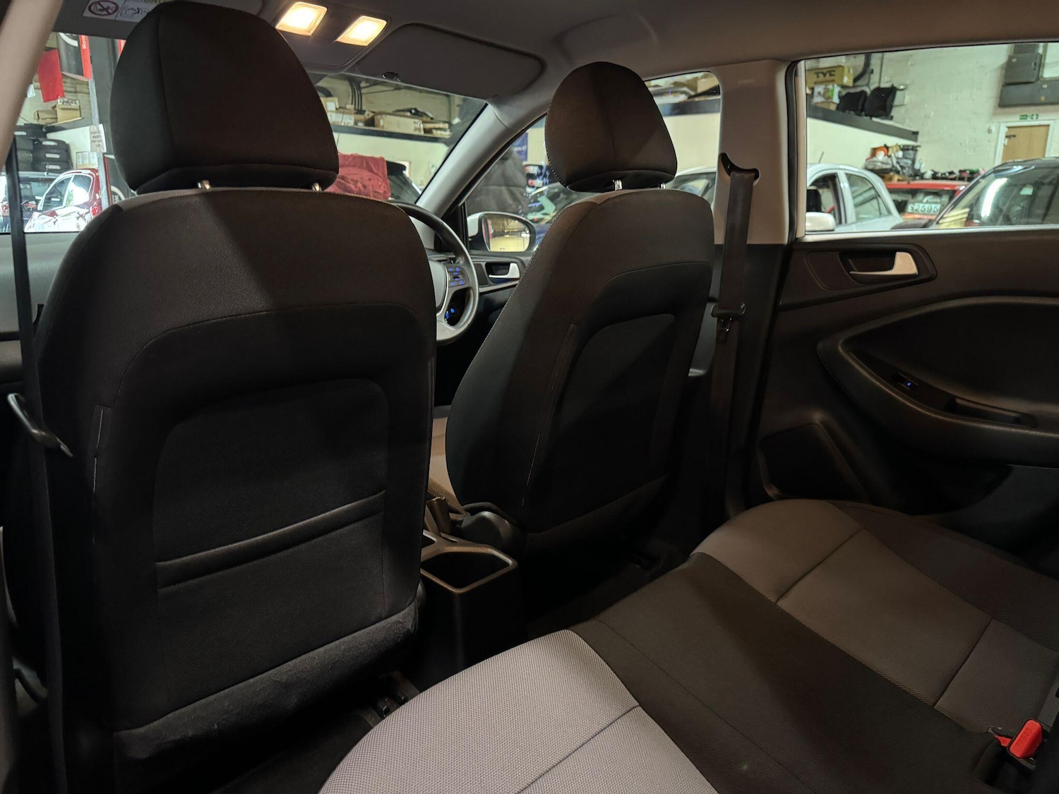 Used Hyundai i20 2017 for sale - 78047048: Photo 19