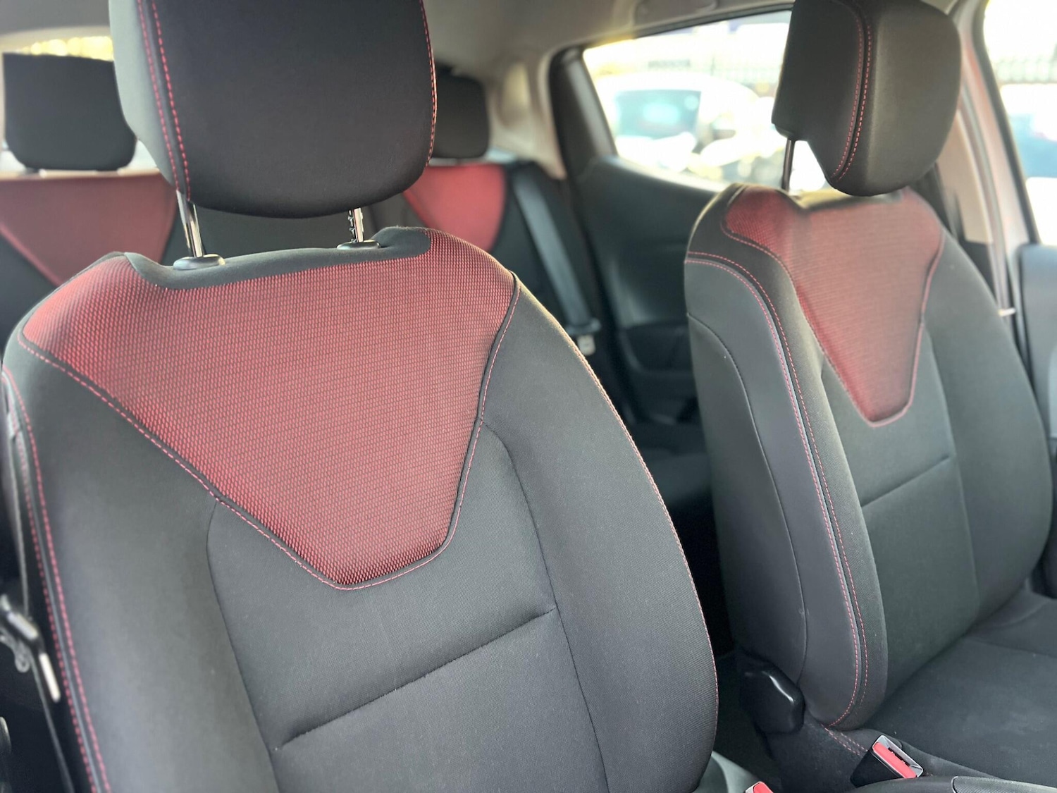 Used Renault Clio 2015 for sale - 76645863: Photo 25