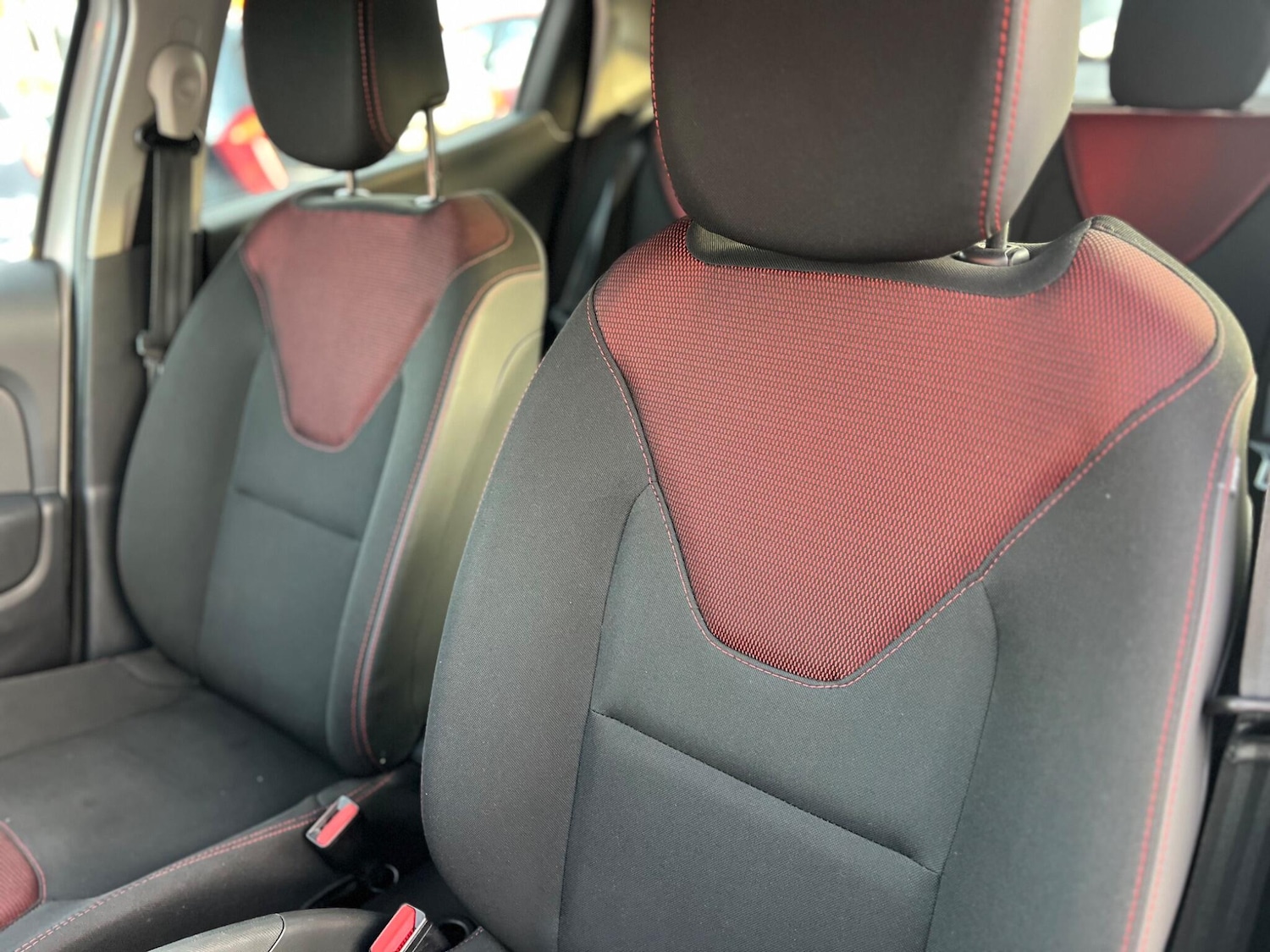 Used Renault Clio 2015 for sale - 76645863: Photo 27