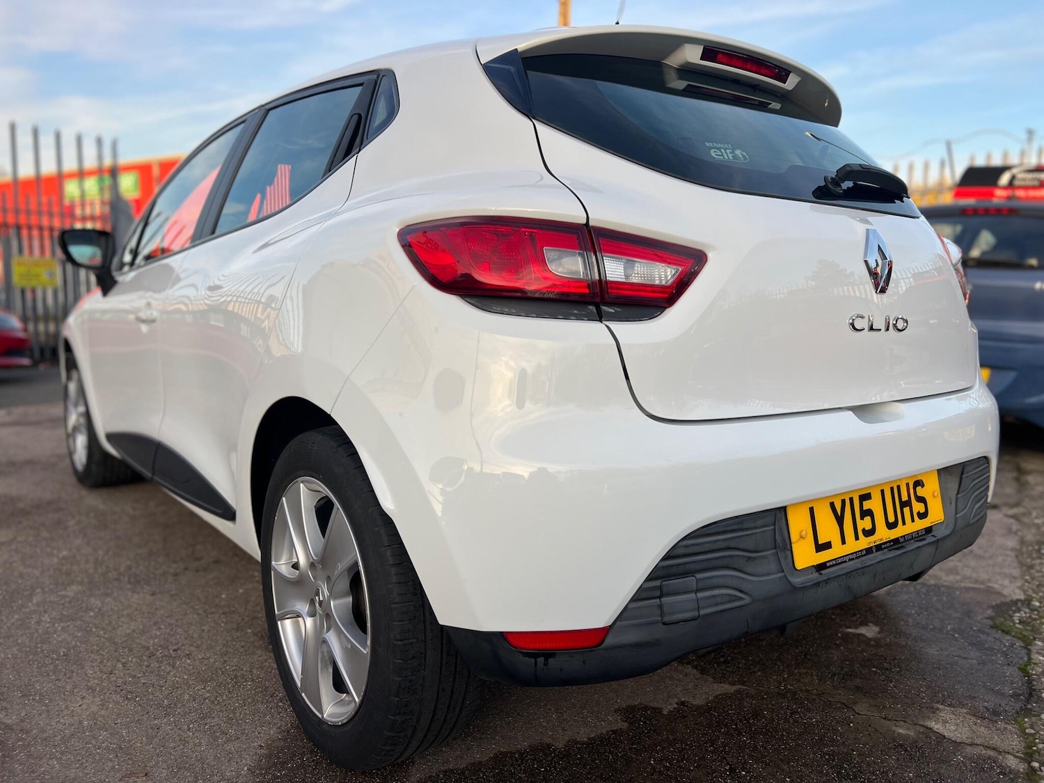 Used Renault Clio 2015 for sale - 76645863: Photo 5