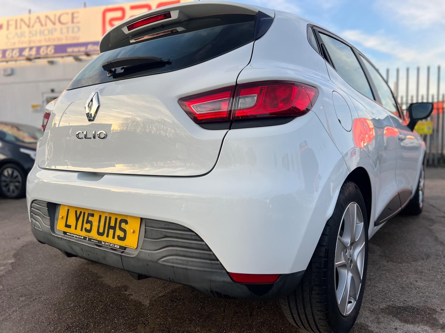 Used Renault Clio 2015 for sale - 76645863: Photo 6