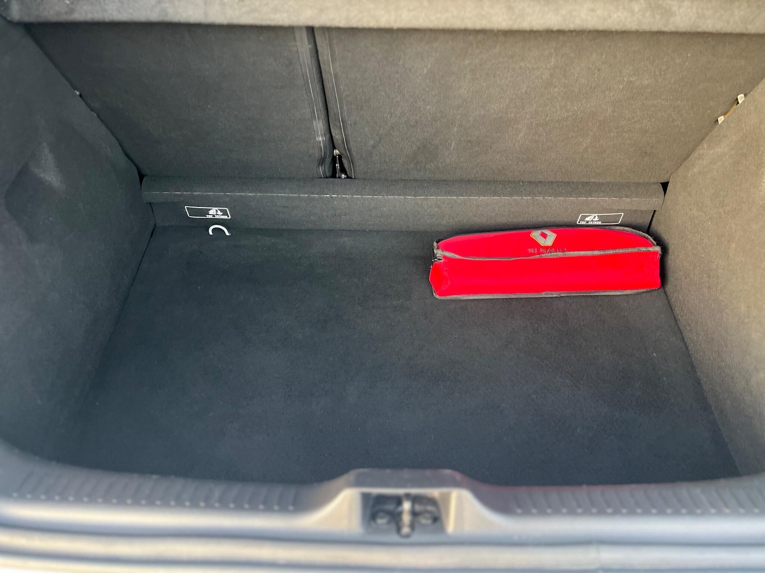 Used Renault Clio 2015 for sale - 76645863: Photo 8