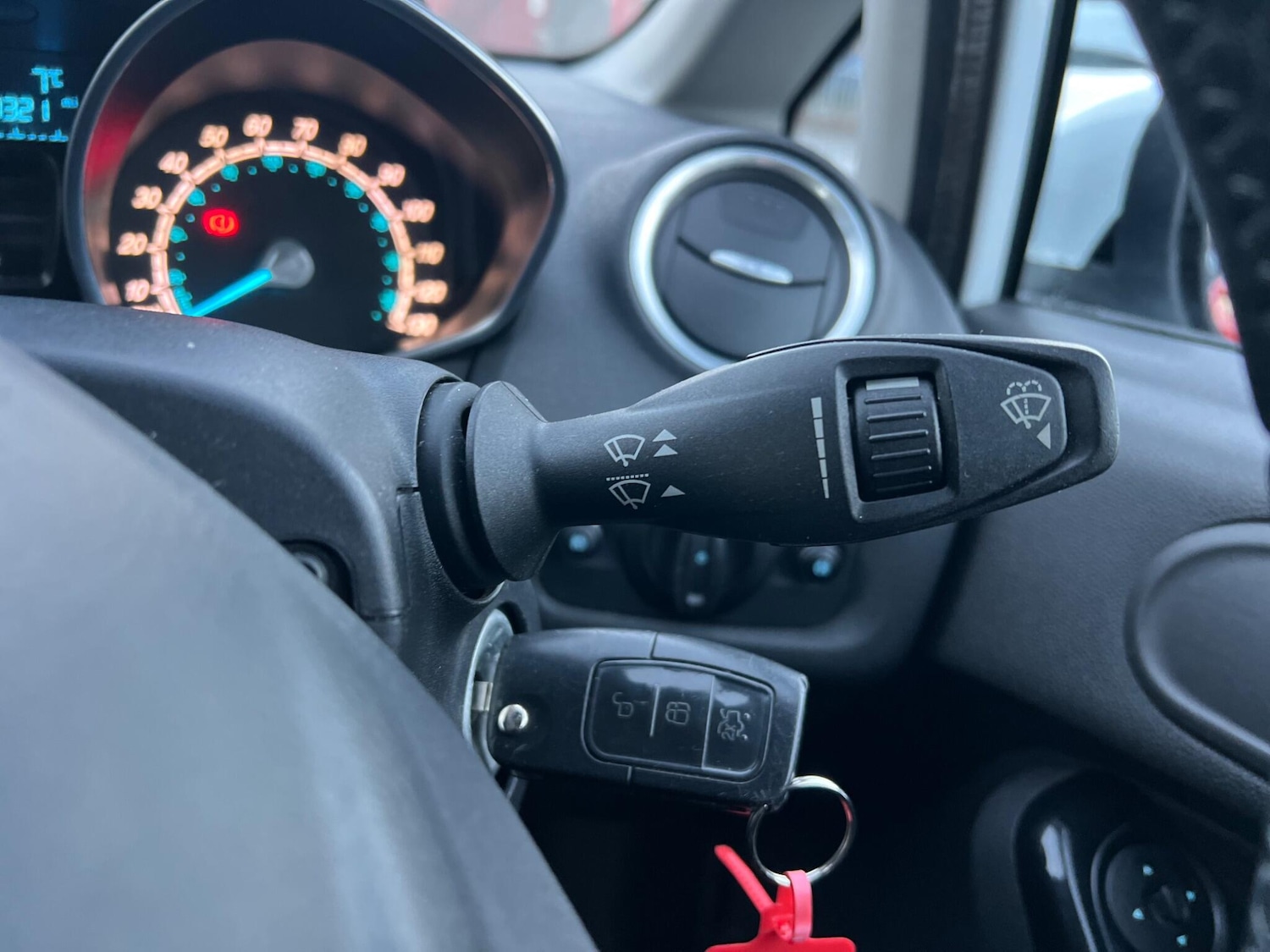 Used Ford Fiesta 2015 for sale - 76689920: Photo 15