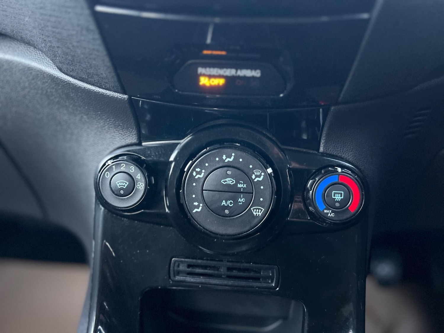 Used Ford Fiesta 2015 for sale - 76689920: Photo 19