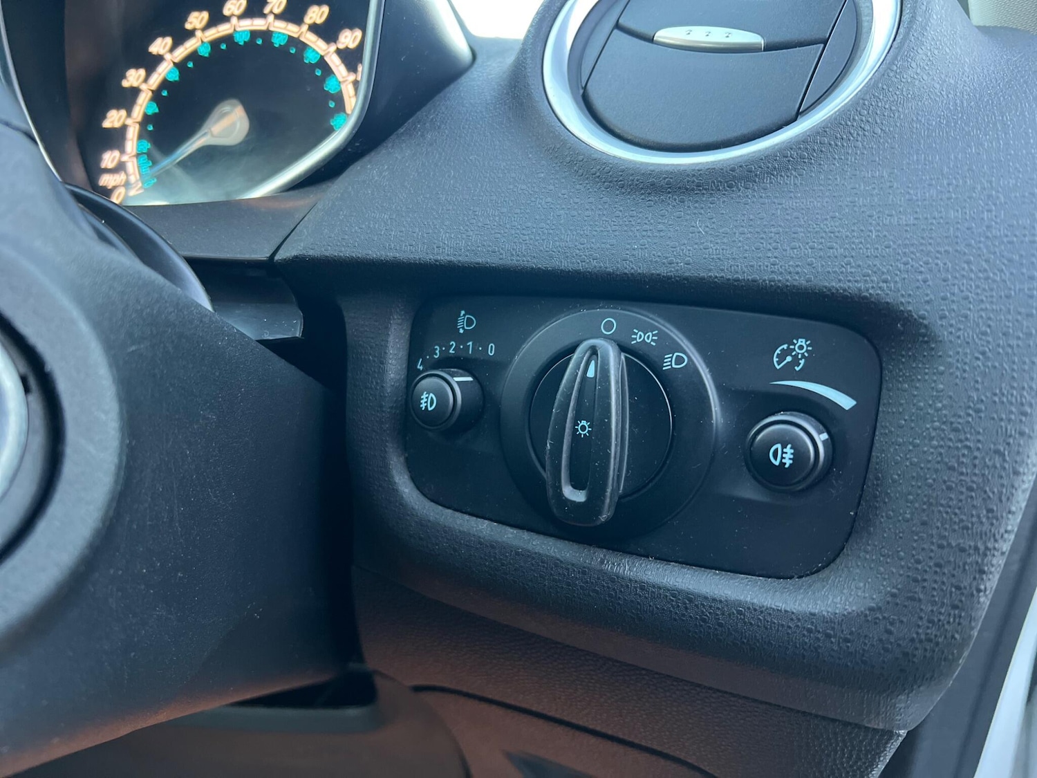 Used Ford Fiesta 2015 for sale - 76689920: Photo 22