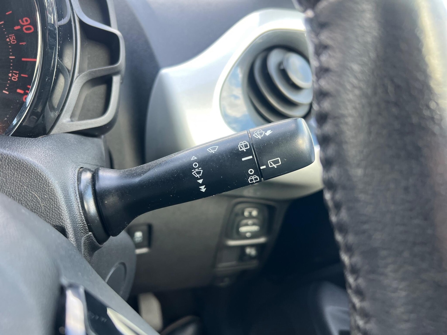 Used Toyota AYGO 2016 for sale - 76360347: Photo 18