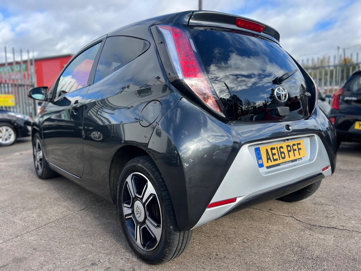 Used Toyota AYGO 2016 for sale - 76360347: Photo 8