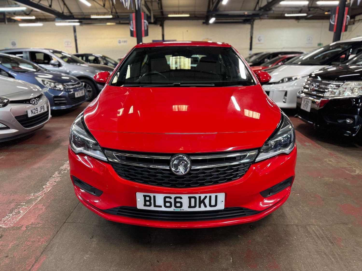Used Vauxhall Astra 2016 for sale - 77671210: Photo 2