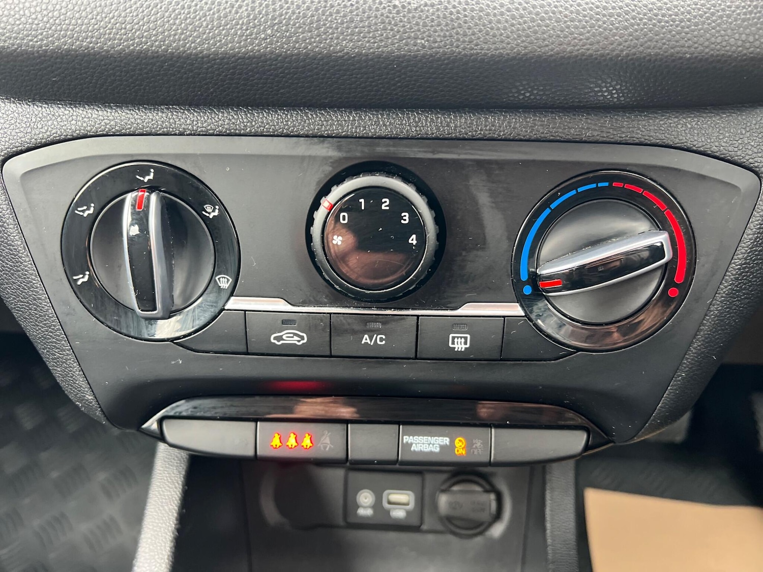 Used Hyundai i20 2017 for sale - 77279704: Photo 20