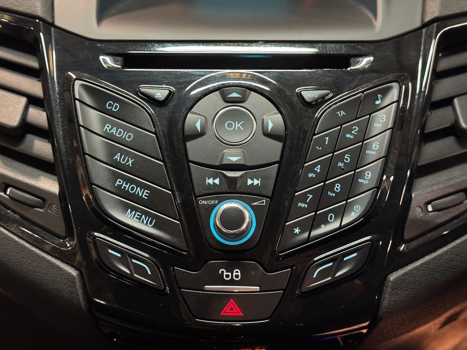 Used Ford Fiesta 2015 for sale - 77290581: Photo 31