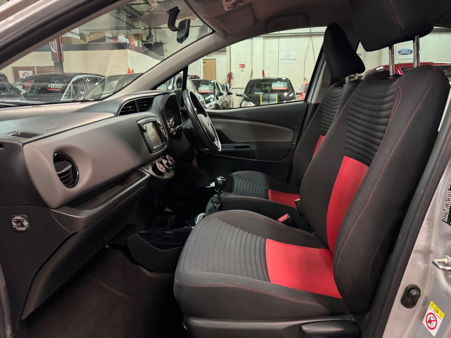 Used Toyota Yaris 2014 for sale - 77279603: Photo 14