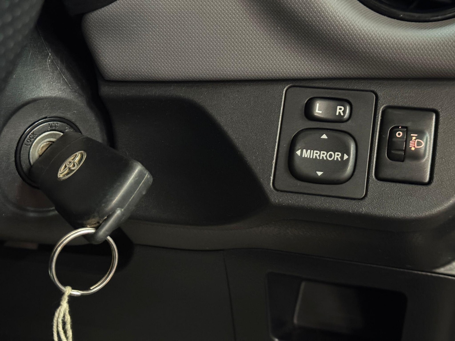 Used Toyota Yaris 2014 for sale - 77279603: Photo 28