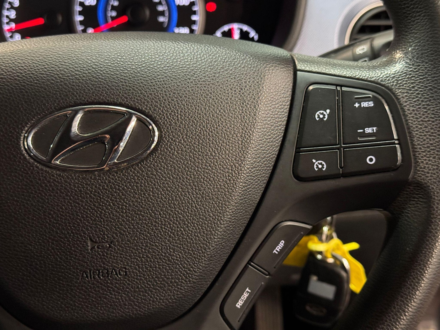 Used Hyundai i10 2014 for sale - 77230553: Photo 27