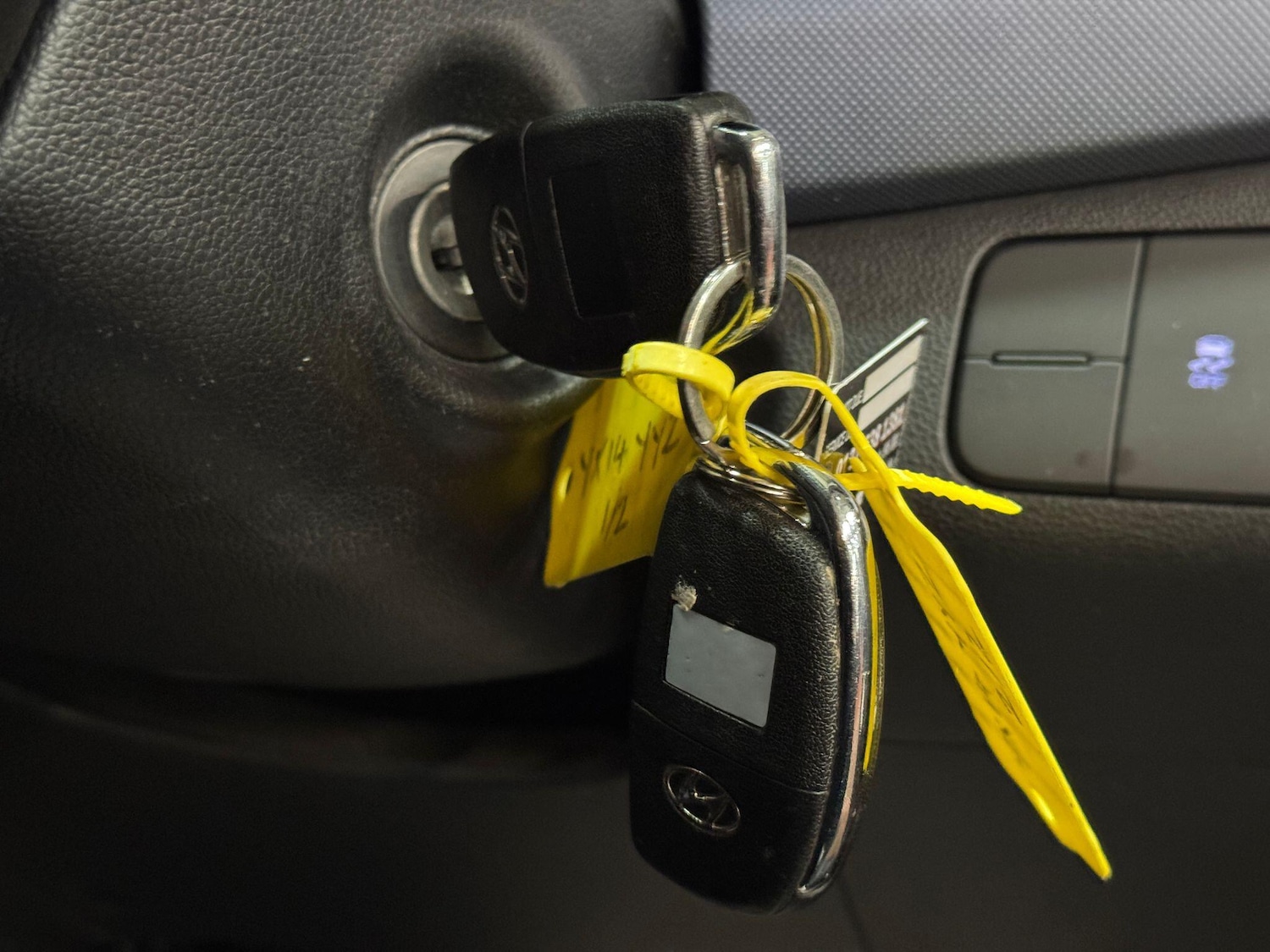 Used Hyundai i10 2014 for sale - 77230553: Photo 28