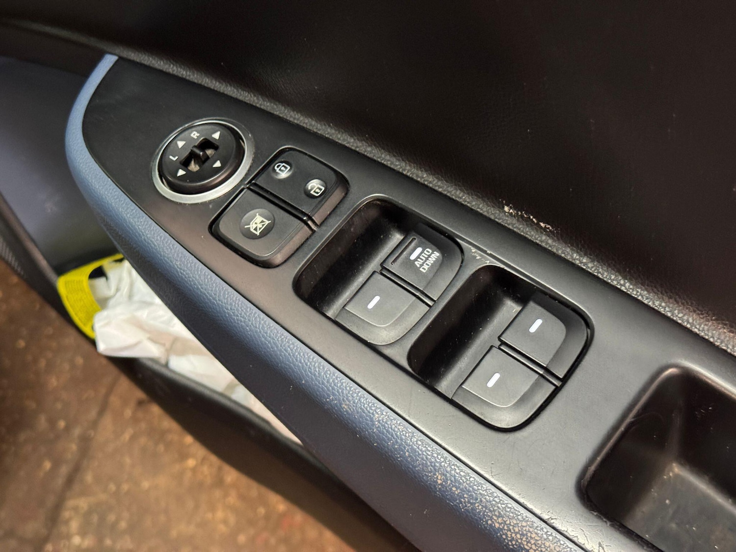 Used Hyundai i10 2014 for sale - 77230553: Photo 30