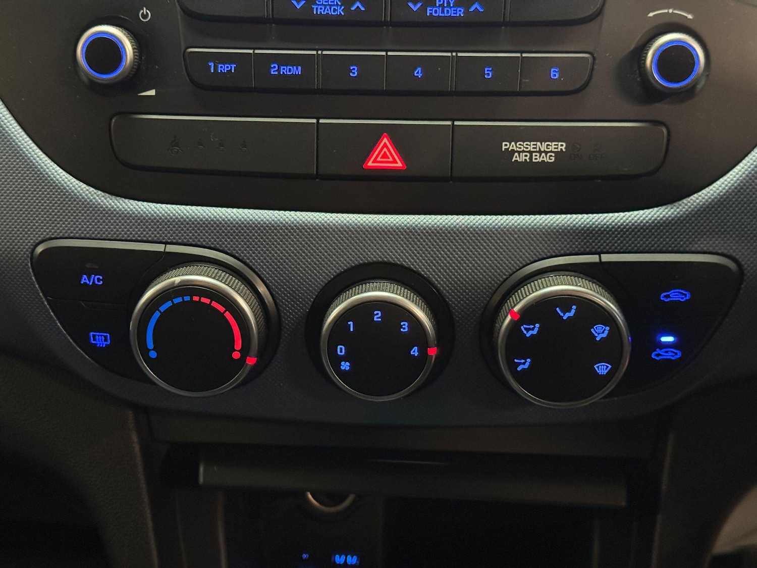 Used Hyundai i10 2016 for sale - 76780670: Photo 28