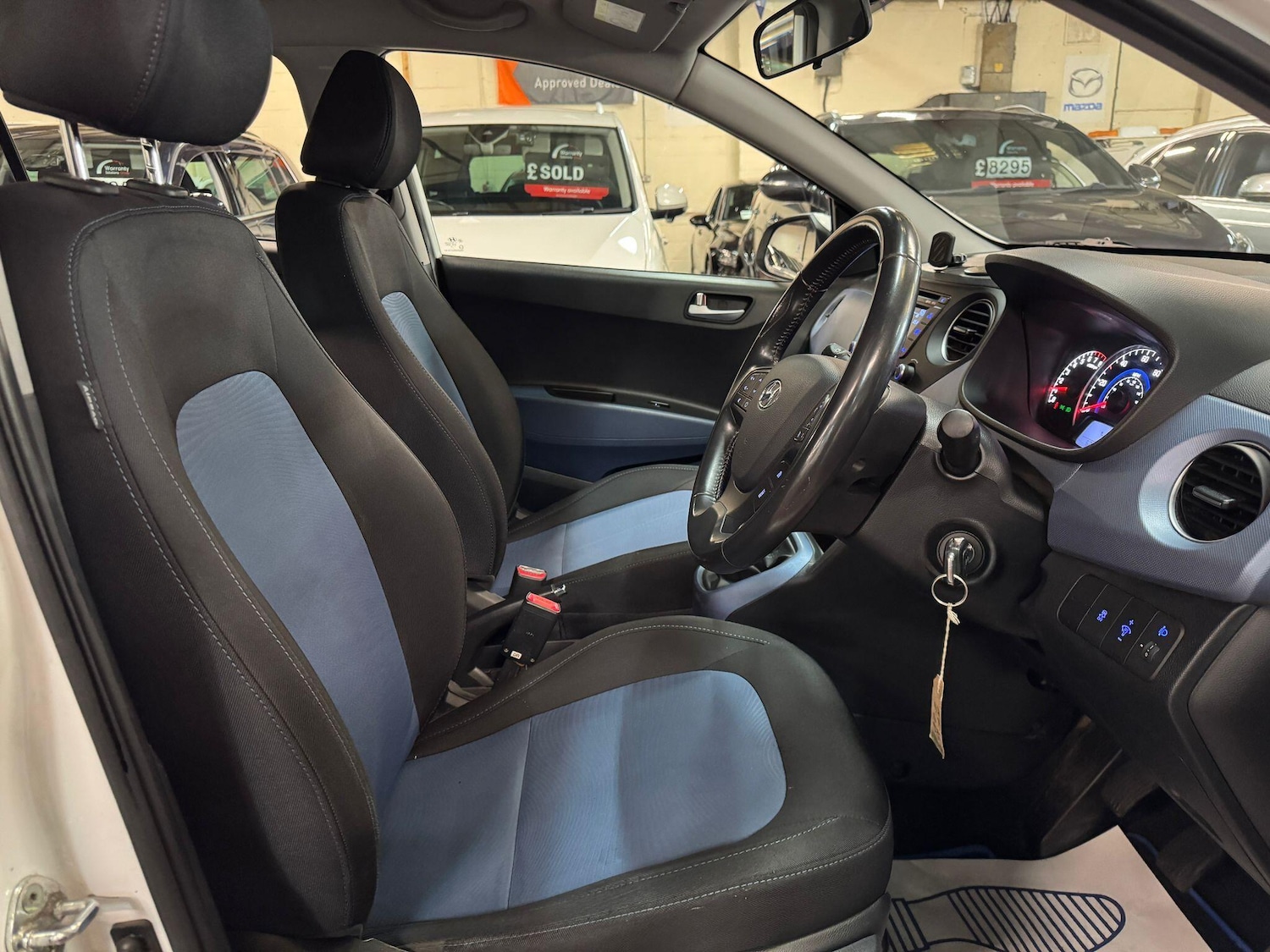 Used Hyundai i10 2016 for sale - 76780670: Photo 9