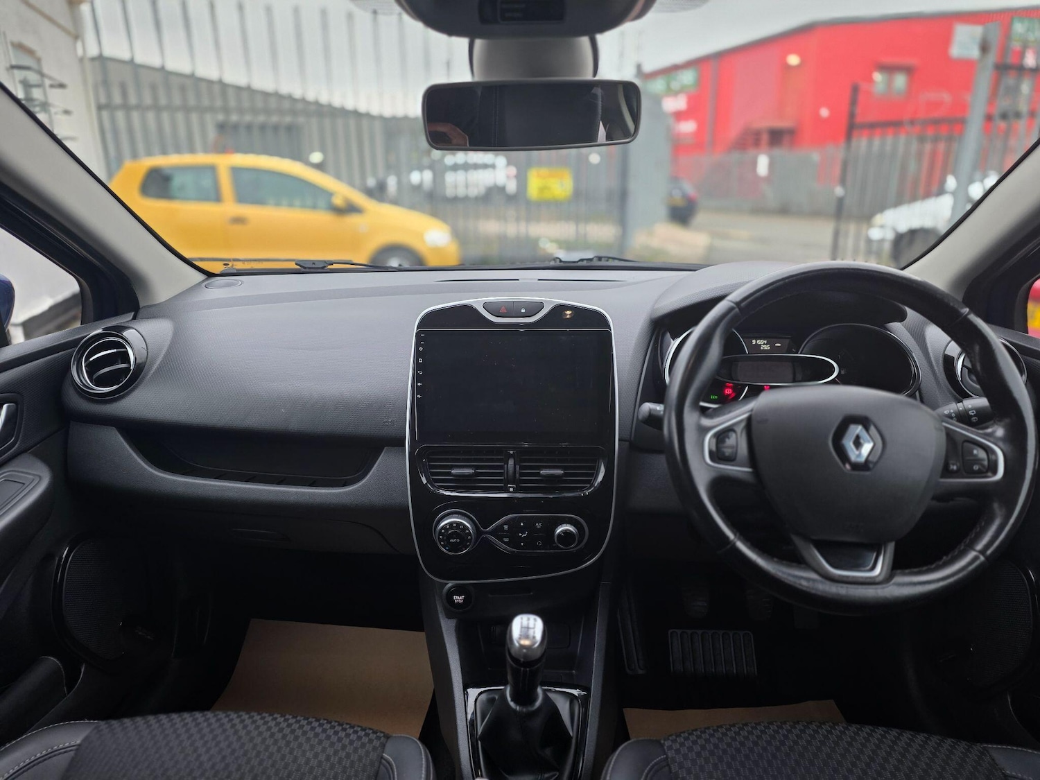 Used Renault Clio 2017 for sale - 77029372: Photo 10