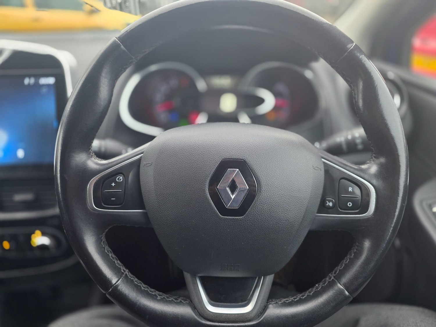 Used Renault Clio 2017 for sale - 77029372: Photo 11
