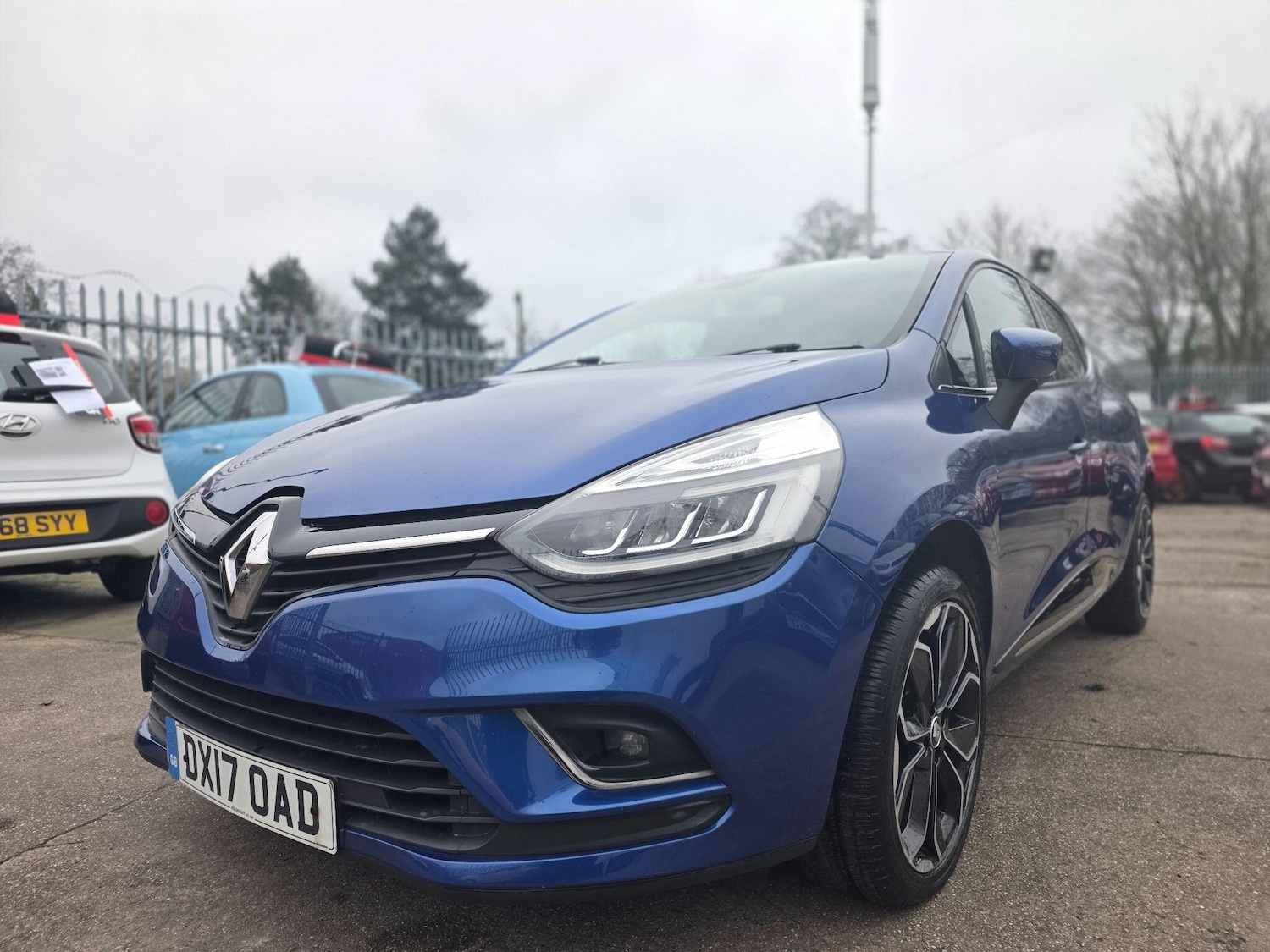 Used Renault Clio 2017 for sale - 77029372: Photo 2