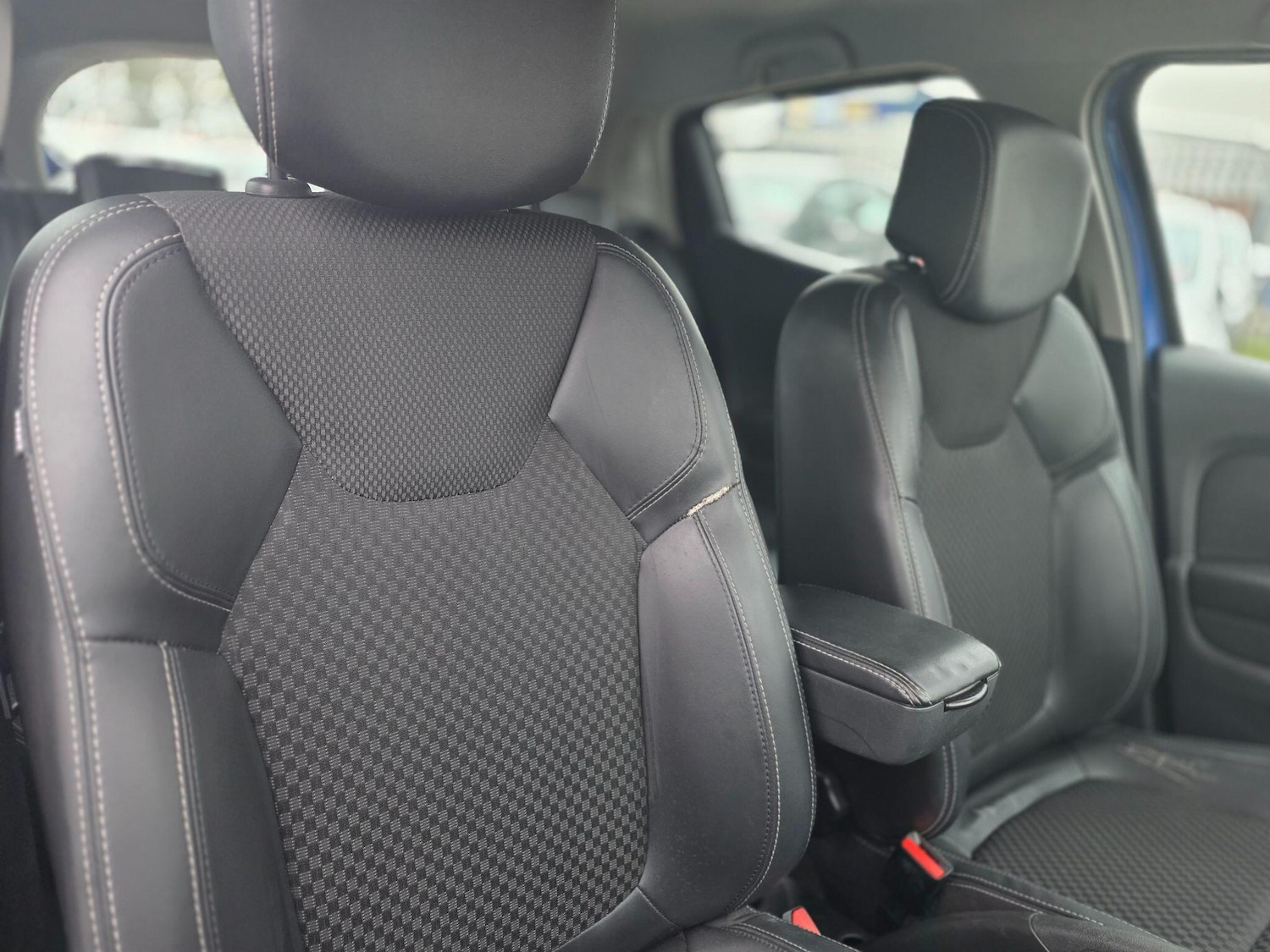 Used Renault Clio 2017 for sale - 77029372: Photo 24