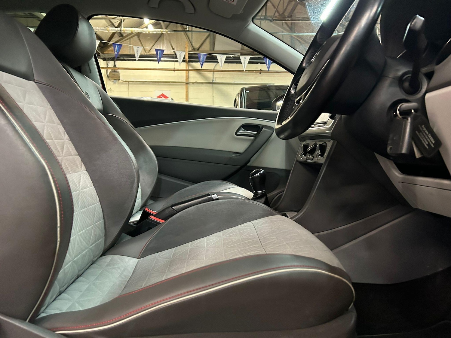 Used Volkswagen Polo 2016 for sale - 77439759: Photo 14