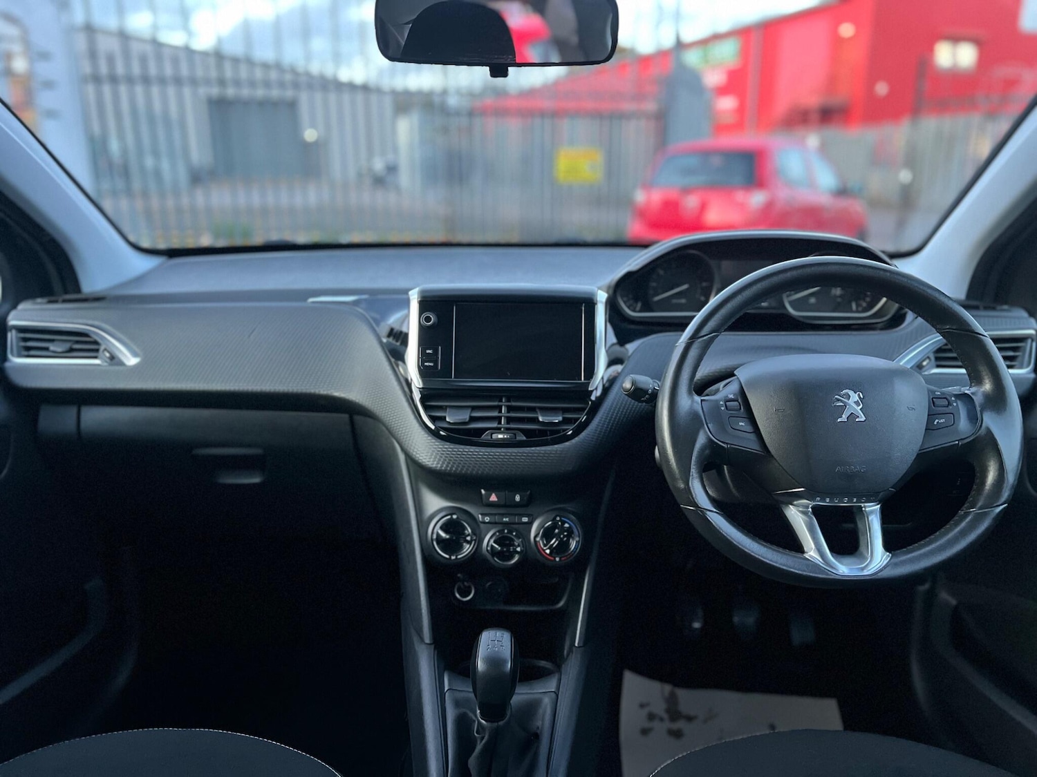 Used Peugeot 208 2017 for sale - 76440609: Photo 11