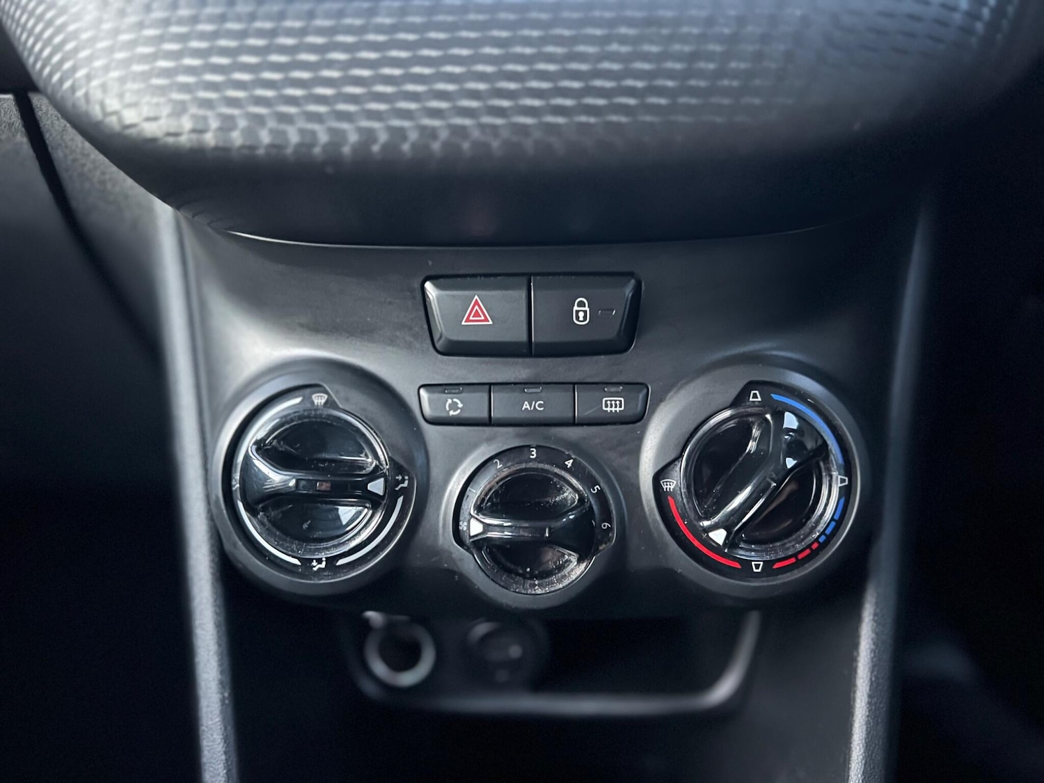 Used Peugeot 208 2017 for sale - 76440609: Photo 19